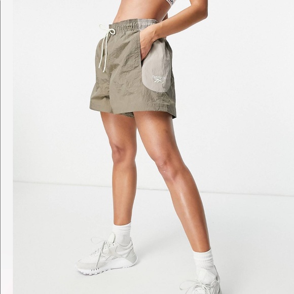 Vintage reebok shorts - Picture 3 of 6